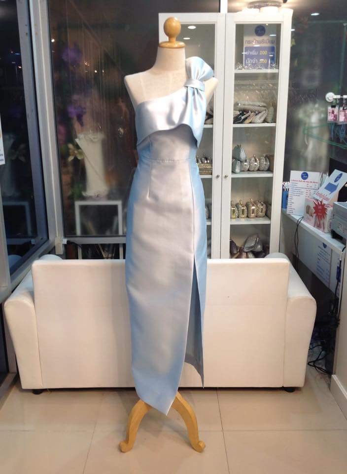 เพื่อนเจ้าสาว โบว์ระบายยาว ฟ้าอ่อน ชุดราตรียาว ฟ้า