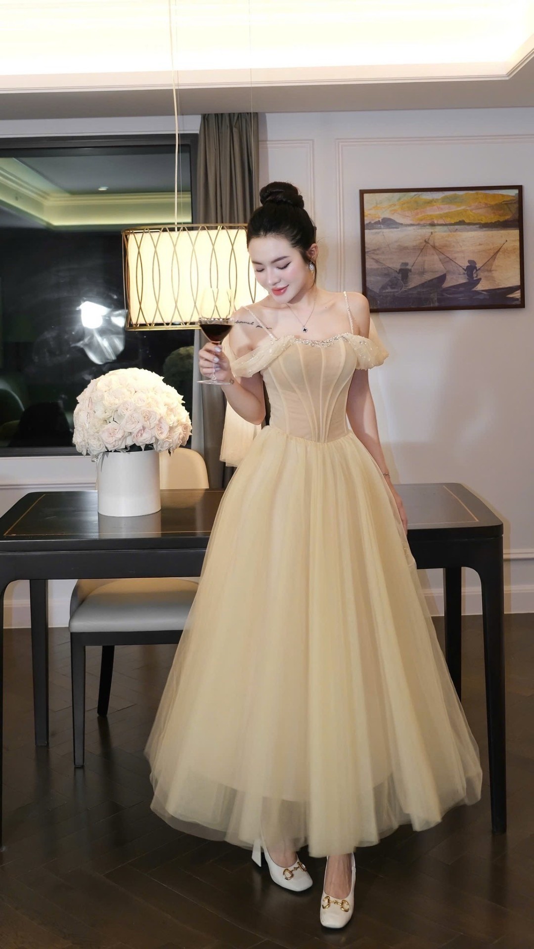 cwn ยูจินยาว ครีมทอง ชุดราตรียาว ทอง