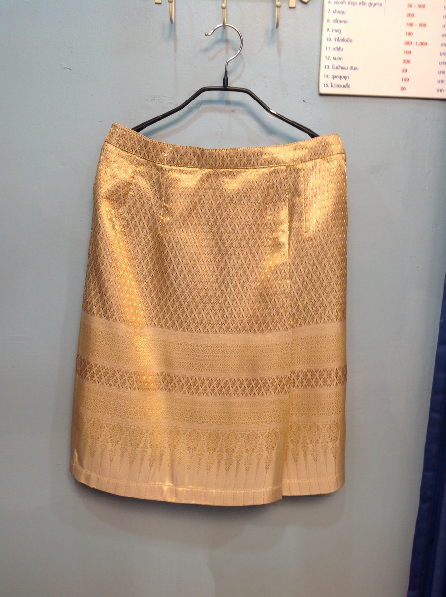 กระโปรง-ลายพิกุลทอง(N) XL-01 ชุดไทย ทอง