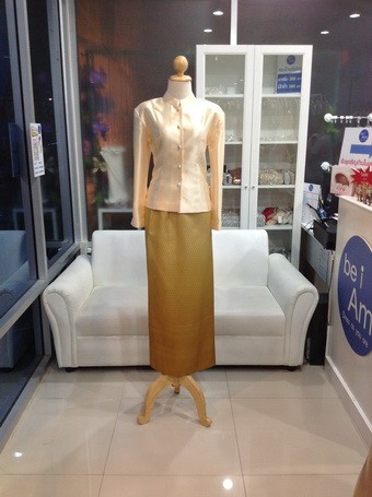 เสื้อไทย-จิตรลดา (กระดุมหน้า) ชุดไทย ทอง