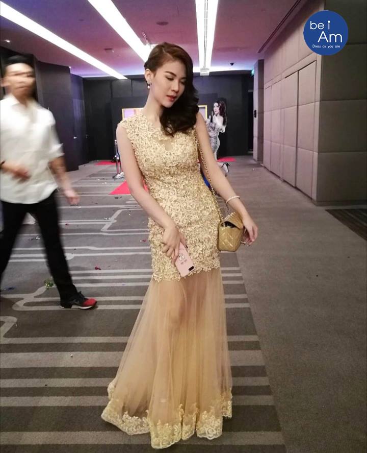 อนาสตาเซีย ทอง ชุดราตรียาว ทอง