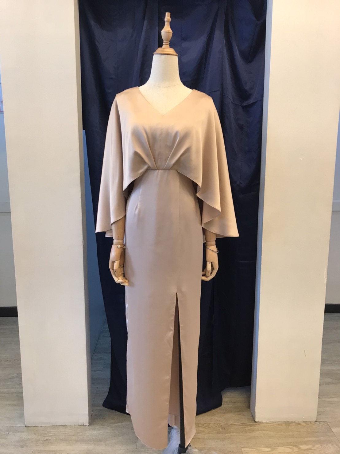 เมลินดา ยาว พิ้งค์โกลด์ ( ขาย 900 ) ชุดราตรียาว พิ้งค์โกลด์