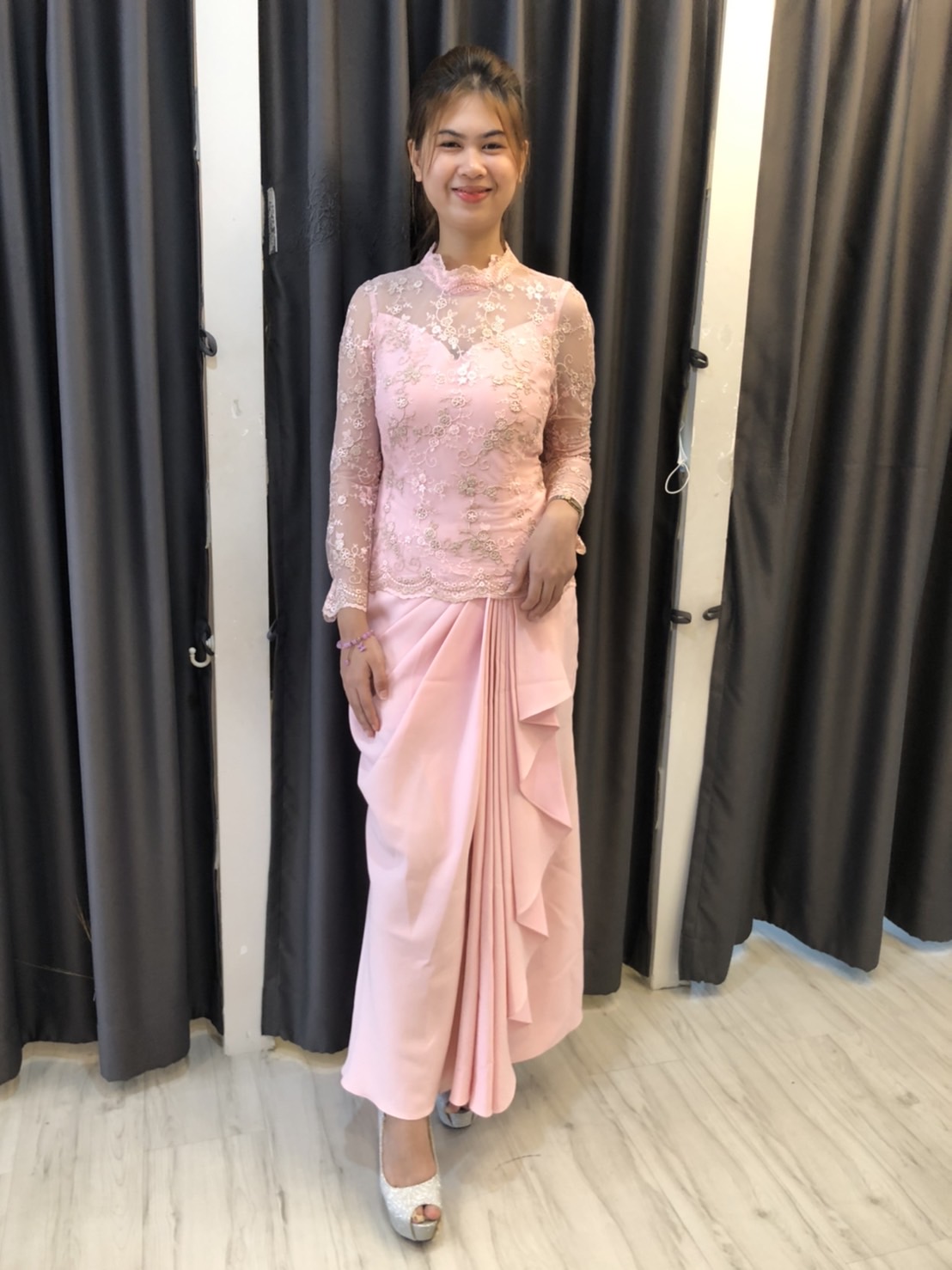 เนาวรัตน์ยาว ชมพู ชุดราตรียาว ชมพู