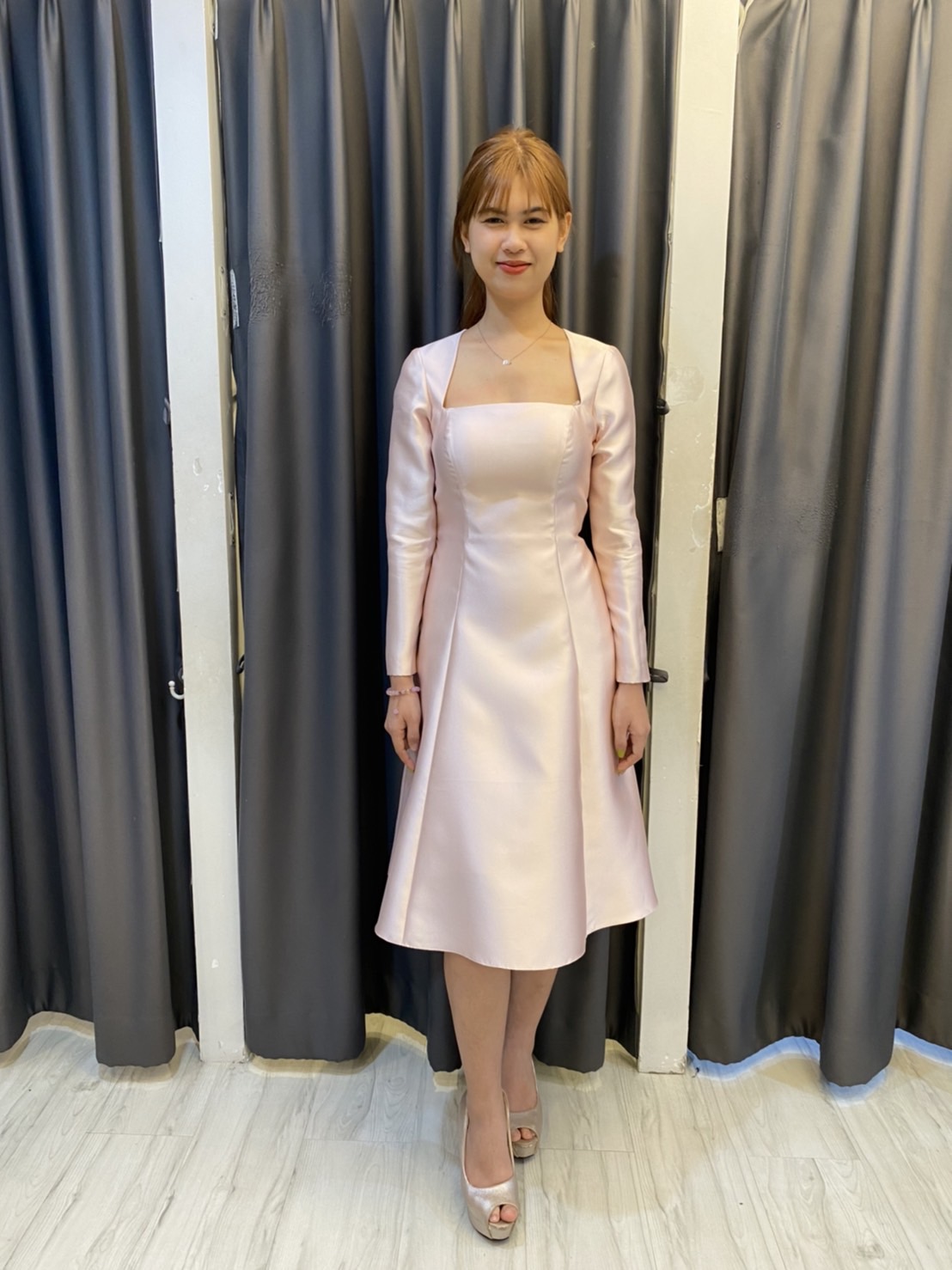 กรองแก้ว สั้น ชมพู ชุดราตรีสั้น ชมพู