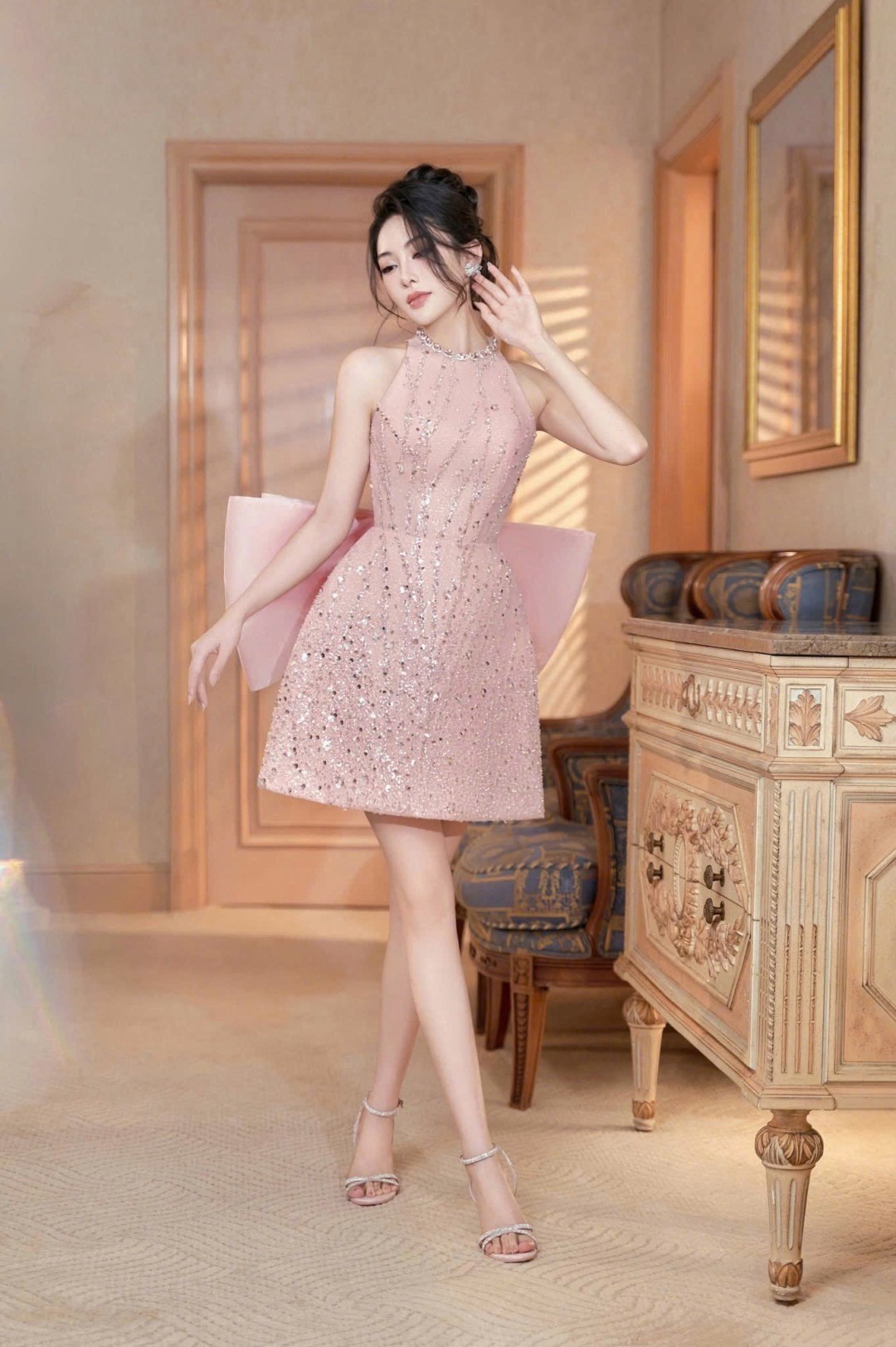 cwn โบว์ลีน ชมพู ชุดราตรียาว ชมพู
