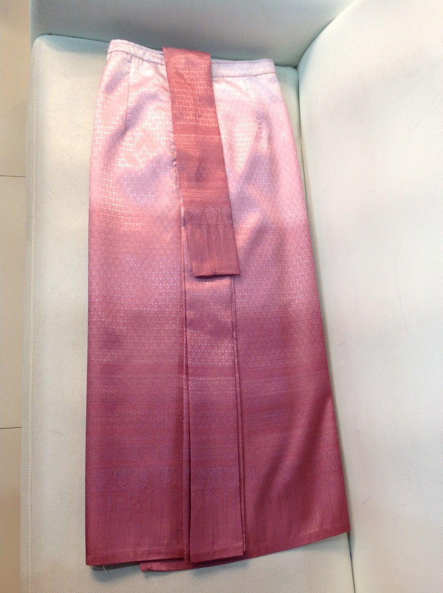 ผ้าถุง สีกลีบลำดวน-01 ชุดไทย ชมพู