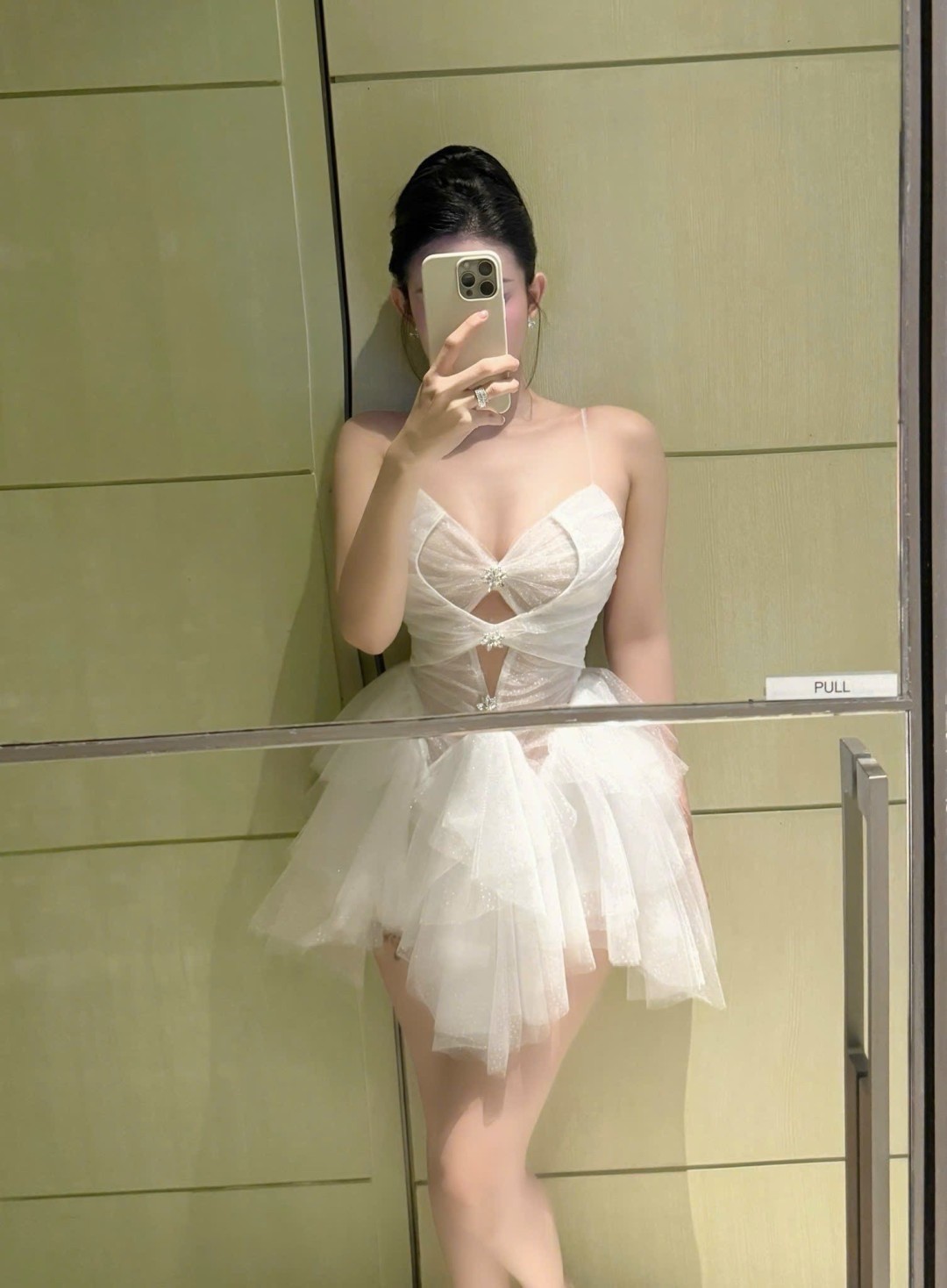 cwn ปุ๊กปิ๊กสั้น ขาว ชุดราตรีสั้น ขาว