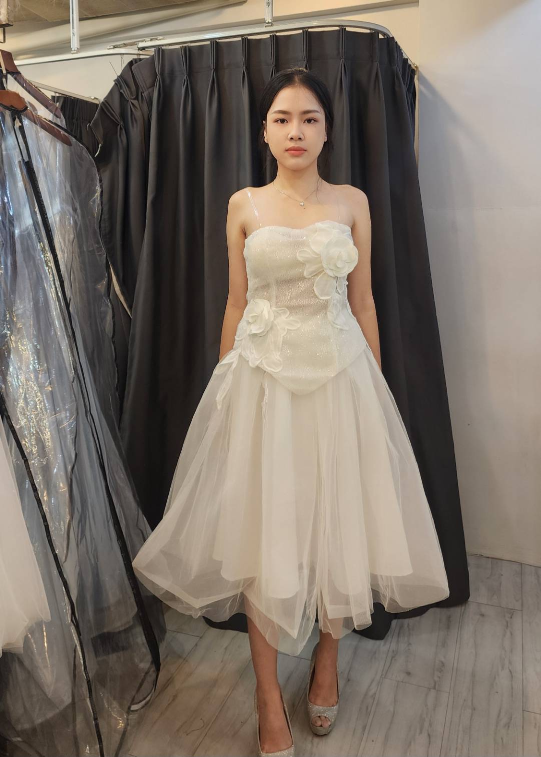 ดาเรียสั้น ขาว ชุดราตรีสั้น ขาว