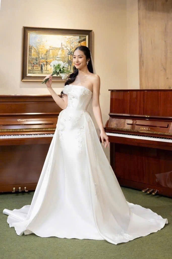 สโนว์เบลยาว ขาว ชุดราตรียาว ขาว